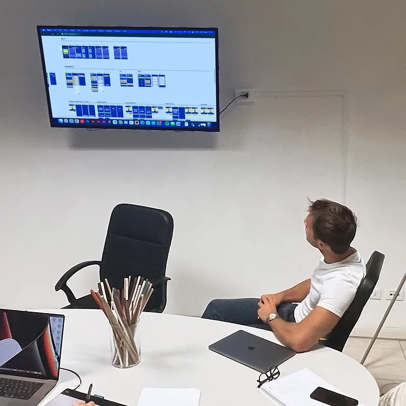 Il team Myse a lavoro sui mockup